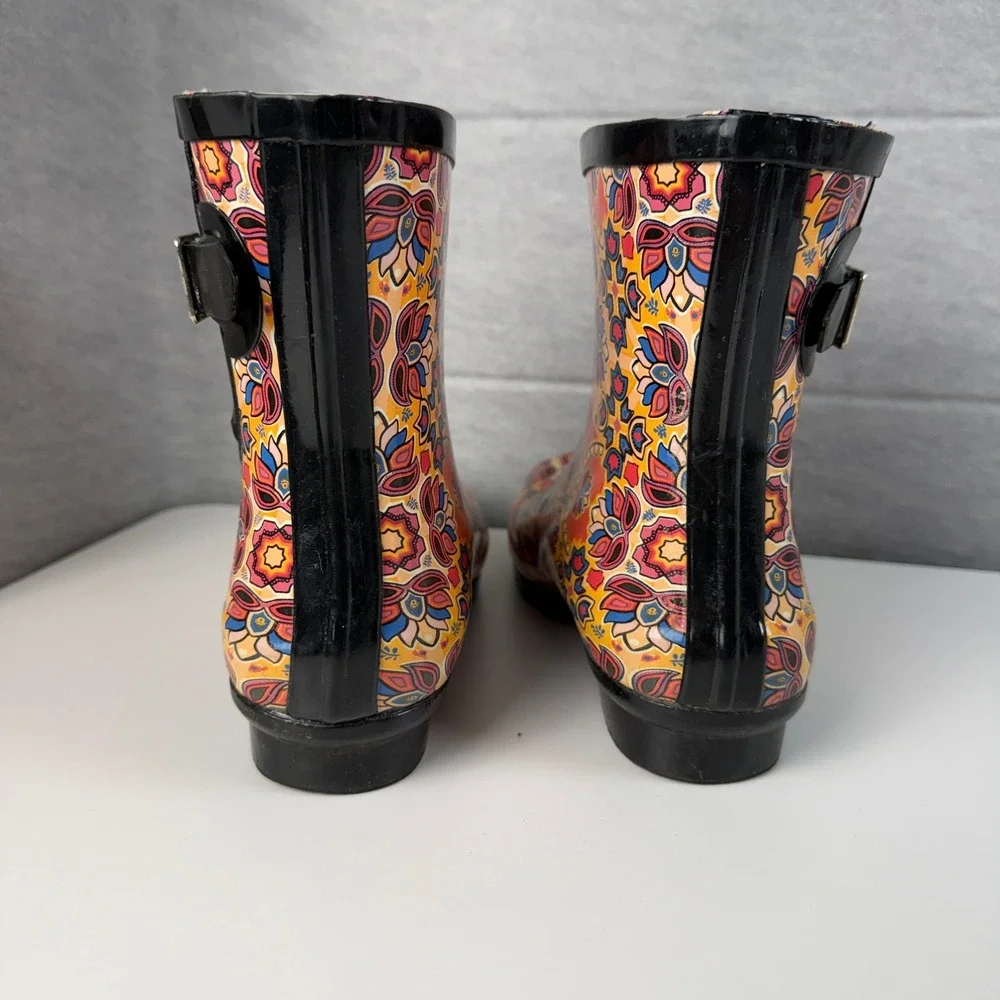 Nomad Womens Size 7 Rain‎ Boots Ankle Mid Calf Floral Print Buckle Black Sole